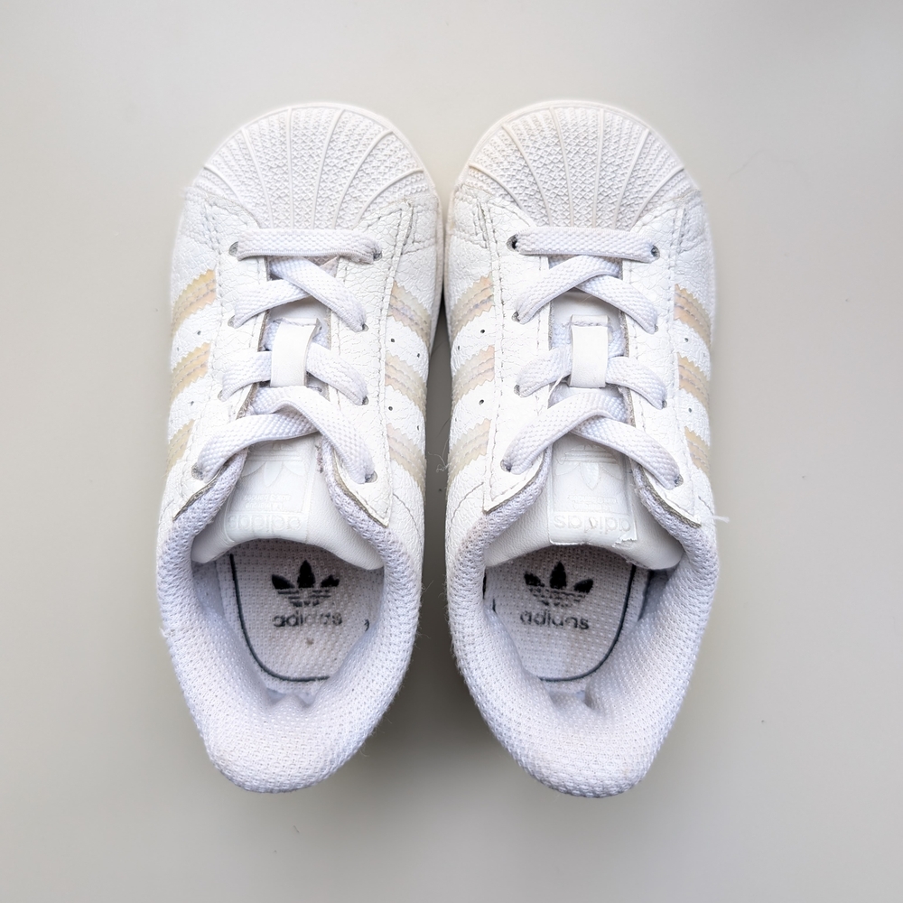 Kids Girls Preschool White Adidas Gazelle Superstar Sneakers Runner, kid size 6